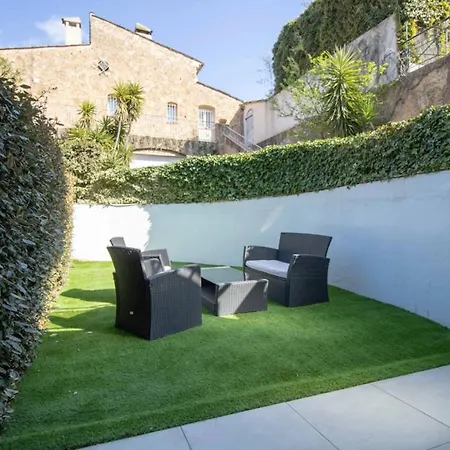 60m With Gardens With Pool Tennis 아파트 Saint-Raphaël