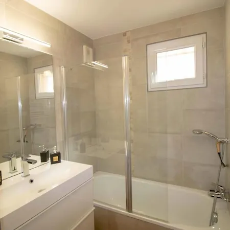 아파트 60m With Gardens With Pool Tennis Saint-Raphaël